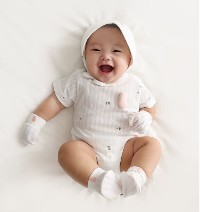 밤부베베 밤부메쉬 허그비 GIFT 세트 5종 배냇저고리 턱받이 속싸개 손싸개 아기모자 Newborn Baby Clothing Gift Set - daitso.de