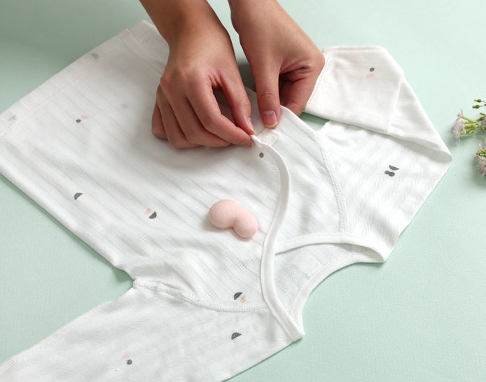 밤부베베 밤부메쉬 허그비 GIFT 세트 5종 배냇저고리 턱받이 속싸개 손싸개 아기모자 Newborn Baby Clothing Gift Set - daitso.de